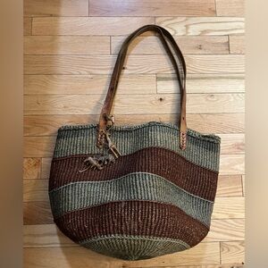 Beautiful vintage sisal leather African boho market bag